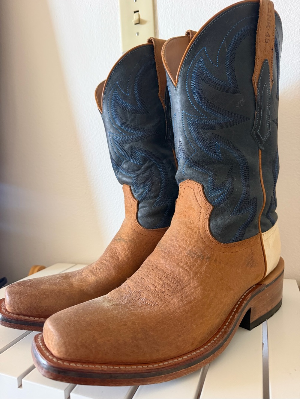 Men's Two-Tone Tan and Black Western Leather Boots